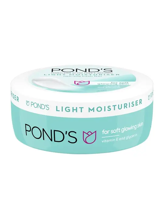 51307bb8-c923-4fa1-b971-e431e1c3ead71695125890327-Ponds-Light-Non-Oily-SPF-15-Face-Moisturizer-with-Vitamin-E--4.webp